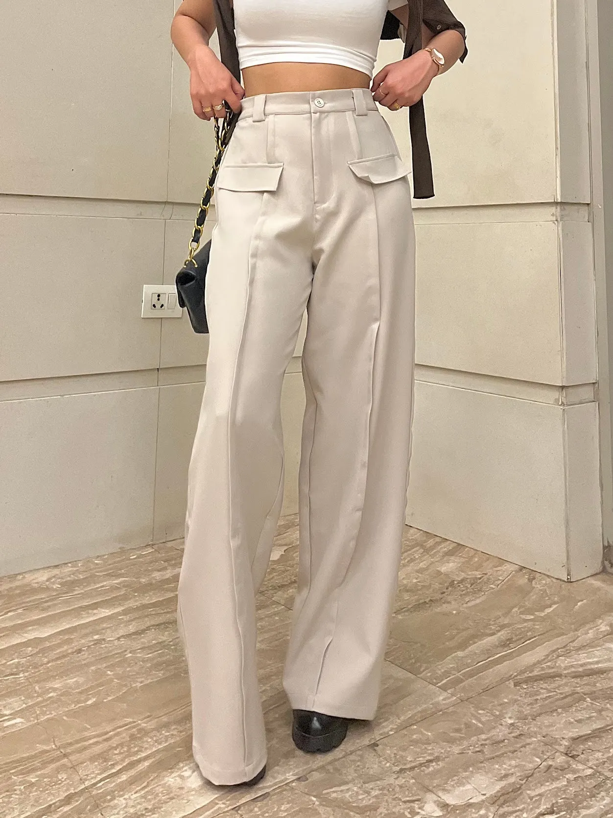 Elegant Seamed Flap Trousers